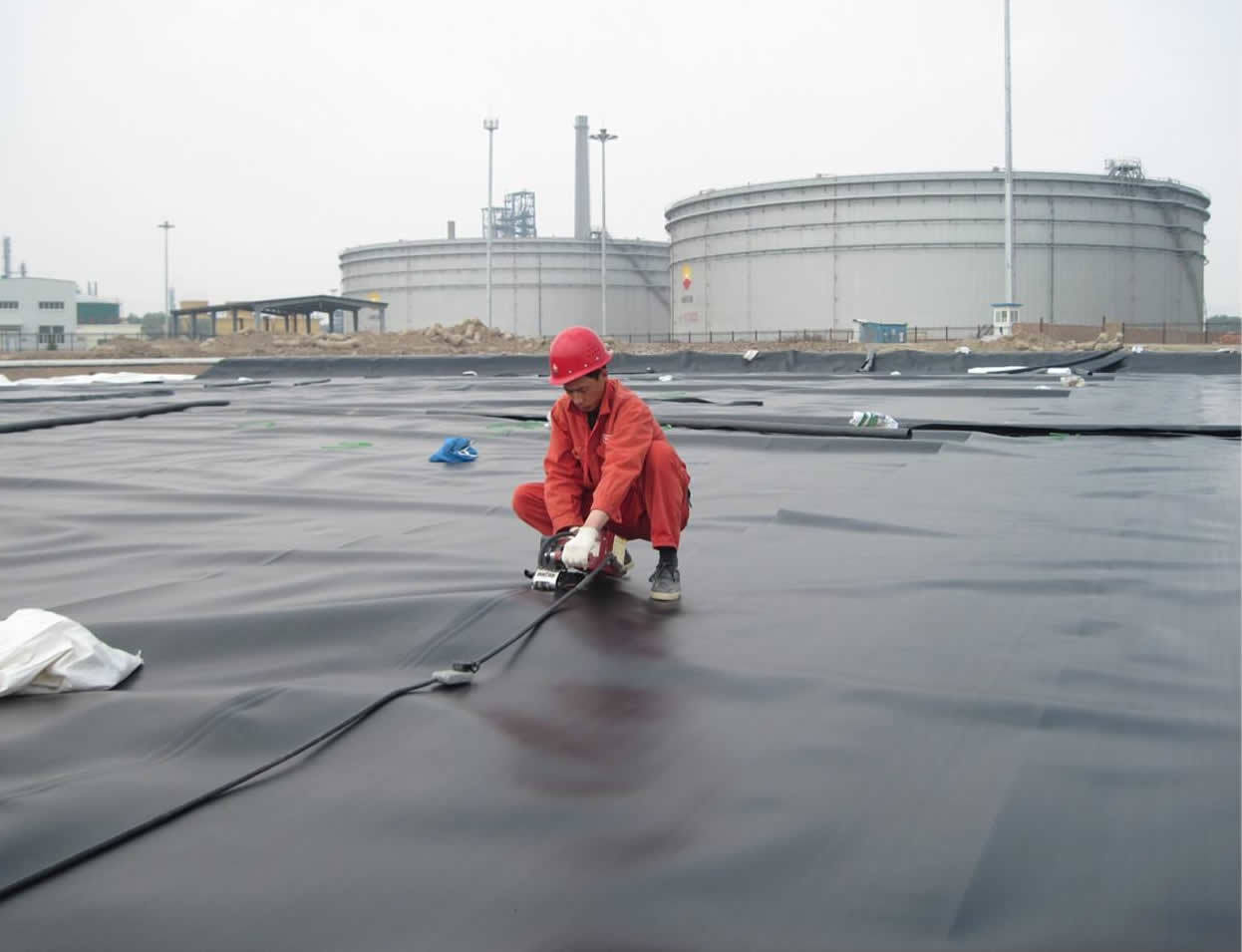 Black Durable HDPE Geomembrane for Fish Ponds Dam Landfill Site ASTM GRI-GM13 Standard