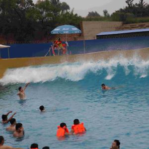 China Artifical Big Tsunami Ocean Water Wave Pool with Waves Park Vacuum 3 meters high factory