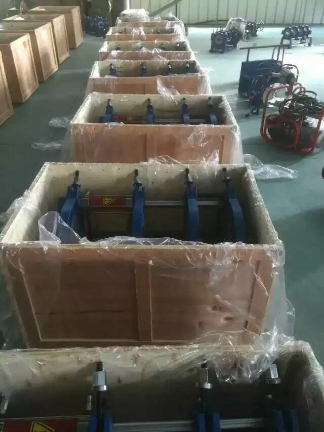 PE pipe butt joint machine