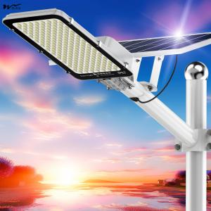 China Outdoor Solar Street Light Waterproof Dusk to Dawn Solar Floodlight with Remote Control factory