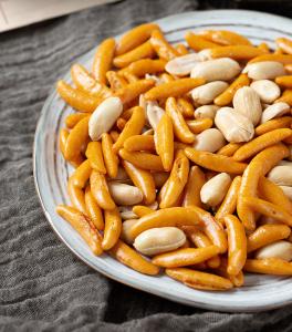 China Sugar Oriental Cracker Mix Maltodextrin Japanese Rice Cracker Snacks factory