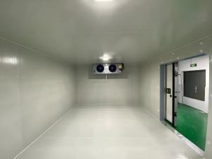 China Electricity Powered Mobile Cold Storage Container For Temperature Sensitive Materials factory