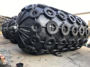 China Black Floating Pneumatic Rubber Fenders factory