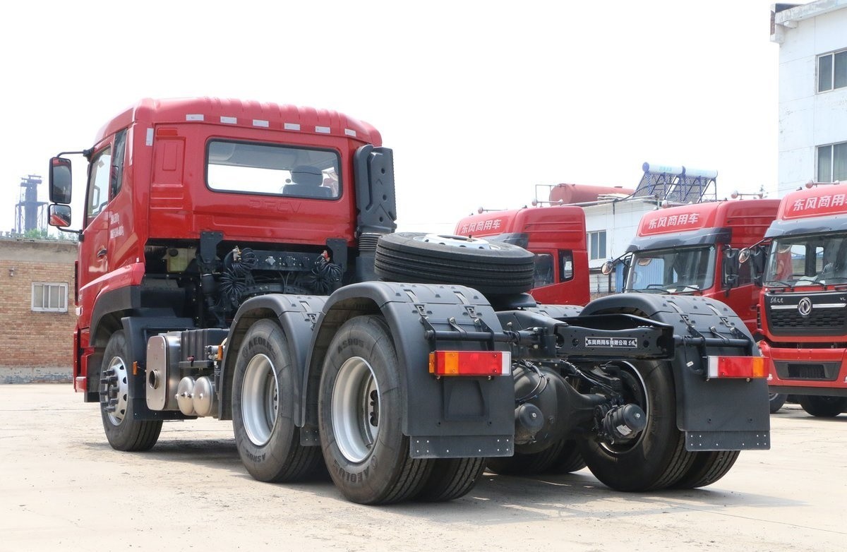 12m Dongfeng Heavy Duty Tractor Trailer Truck TIANLONG 450 HP 6X4 Tractor