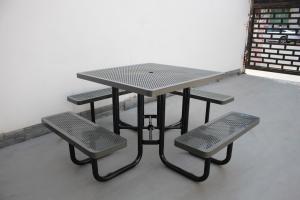 China Customized Metal Patio Table And Chairs , Commercial Outdoor Picnic Table Set factory