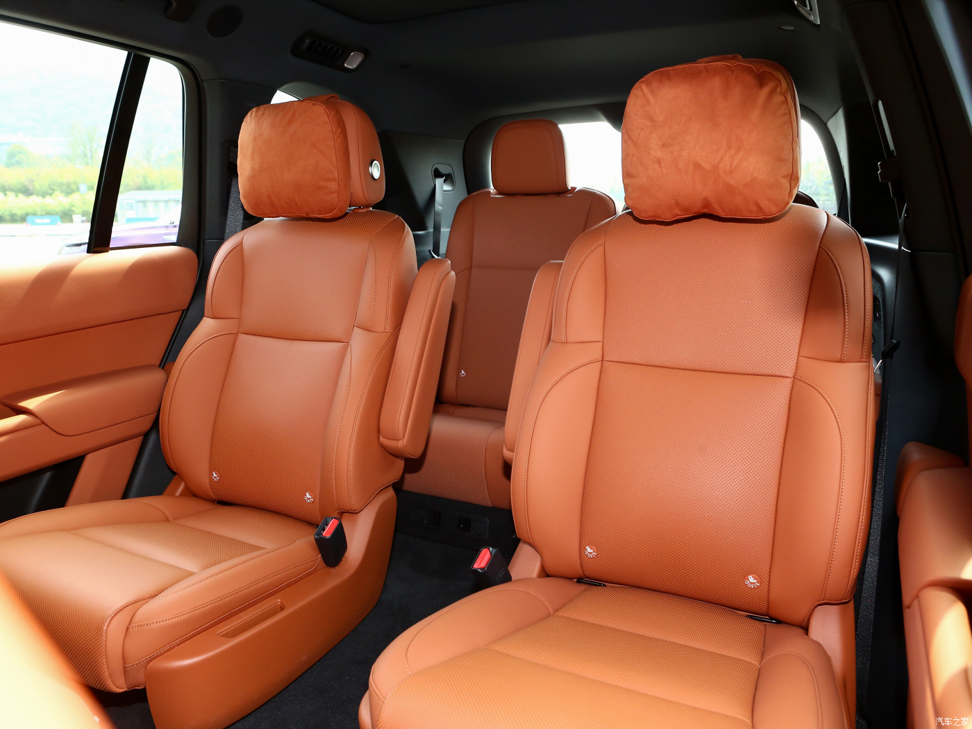 Experience the Future of Transportation with Lixiang L8 Pro Hybrid Electric SUV 1.5T Dual Motor and 4WD Drive