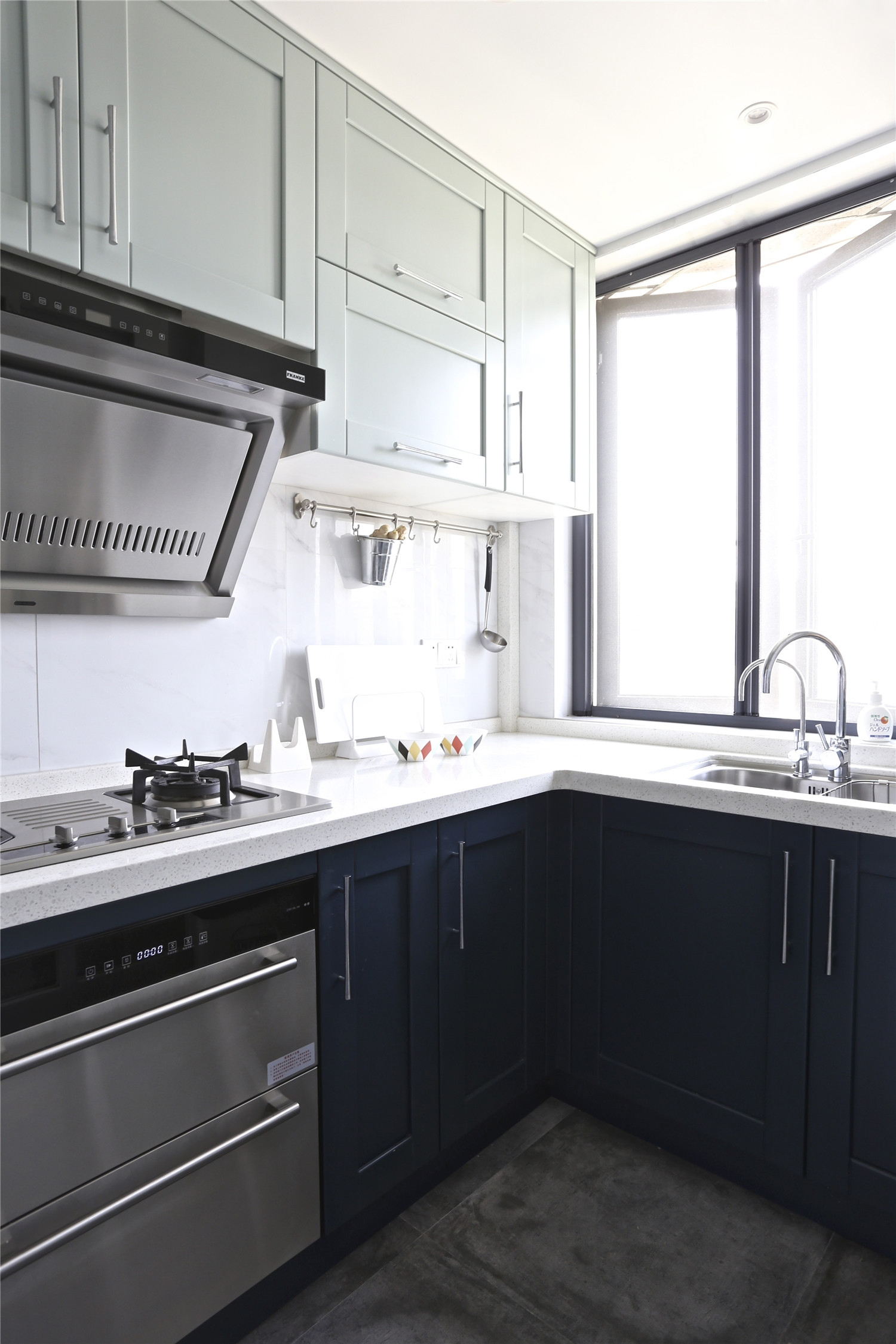 European Style Stainless Steel Kitchen Cabinet luxury For Commercial