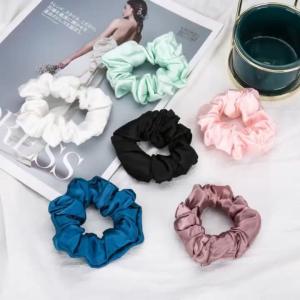 China Custom 22mm Mulberry Silk Scrunchies 0.03kg Elastic Hair Bands factory