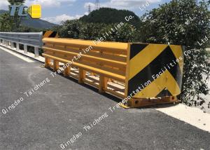 China Anti Impact Sled Crash Cushion Barrier Thickened Pipe Reflective Night Driving factory