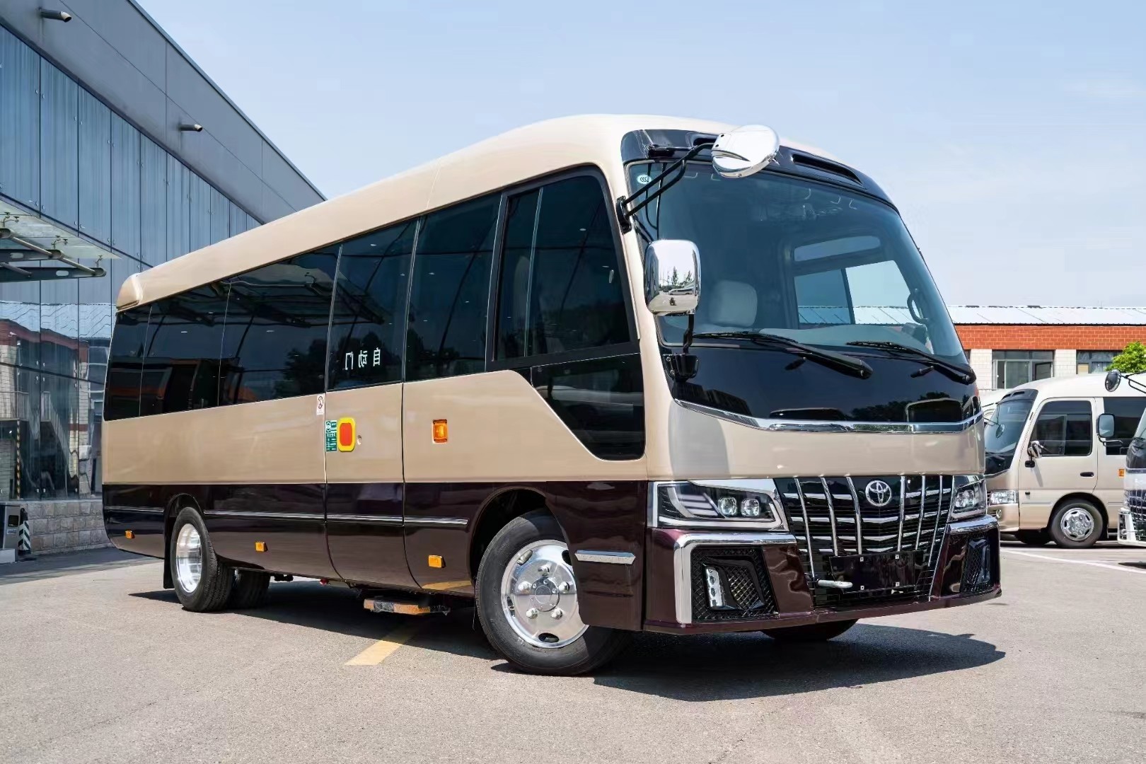 Toyota Coaster 12 Seater Tourist Bus Gasoline Rear Drive 4×2 Manual Transmission