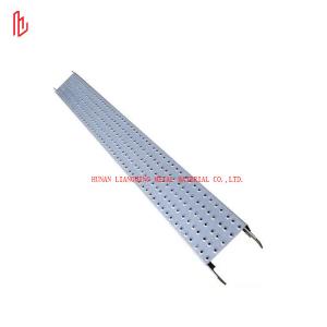 China 250*50mm Pre Galvanized Metal Plank Scaffolding Catwalk With Hook factory