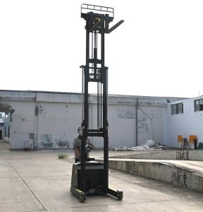 China Full Electric Reach Trucks Pallet Stacker 2 Ton Customizable factory
