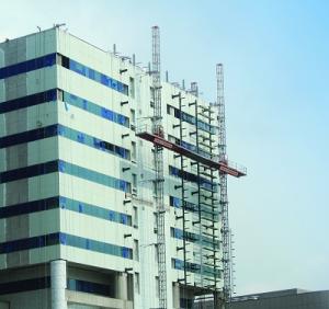 China Double Mast Climber Scaffold For Construction , Aerial Work Platforms factory