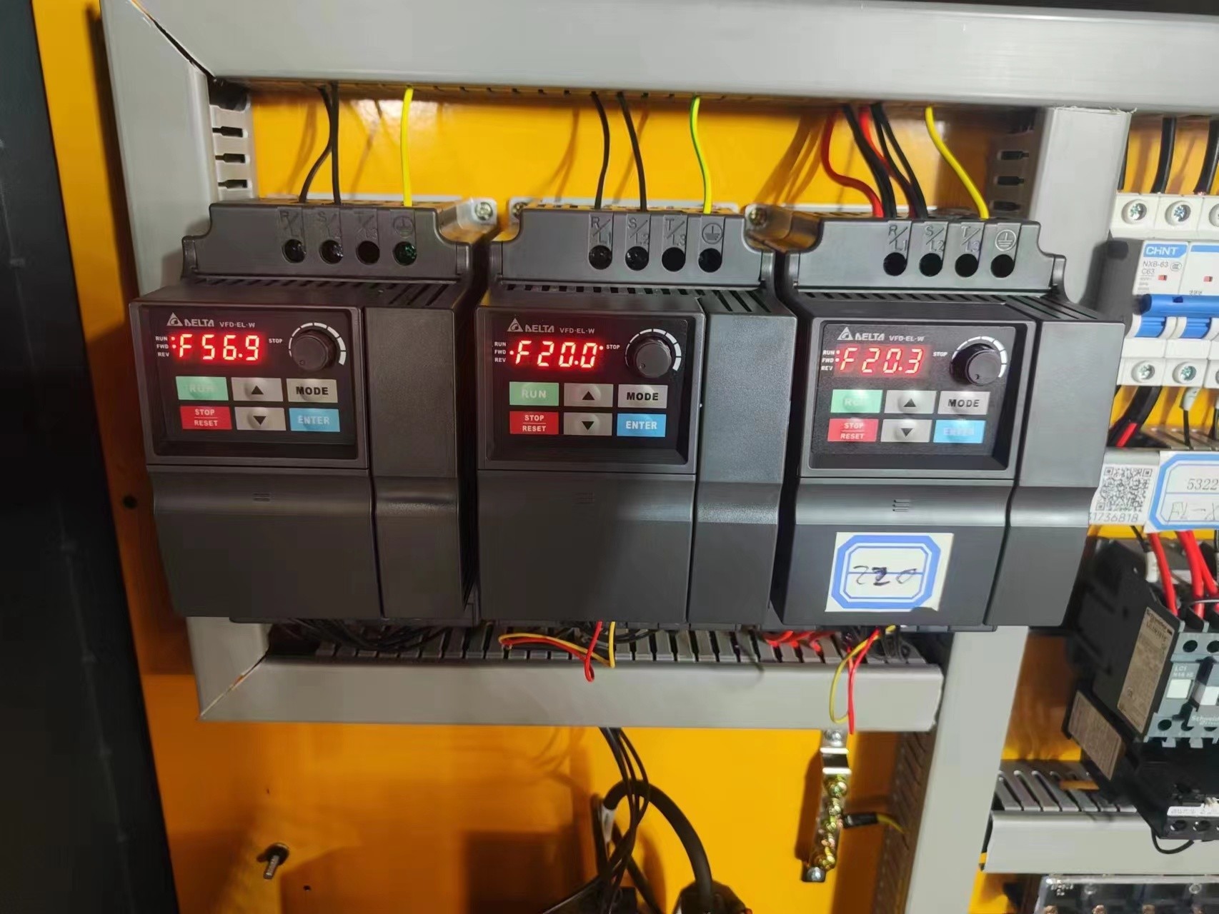 Customizable Cardboard Processing Machine with Slotting and Die Cutting