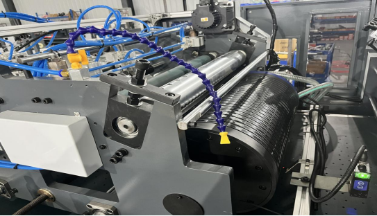 JIGUO TC-1250Q Full Servo Intrlligent Corner Cutting and Line Pressing Window Machine,Film Sheet Thickness (mm):0.03-0.3mm,V Cutting Max. Working