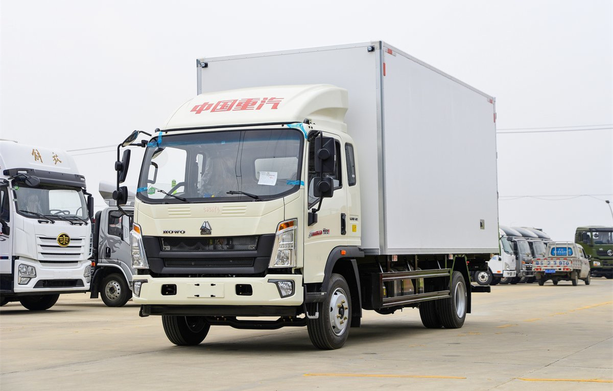 China National Heavy Duty Truck HOWO: 190 Horsepower 4X2 4.7-meter Refrigerated Truck