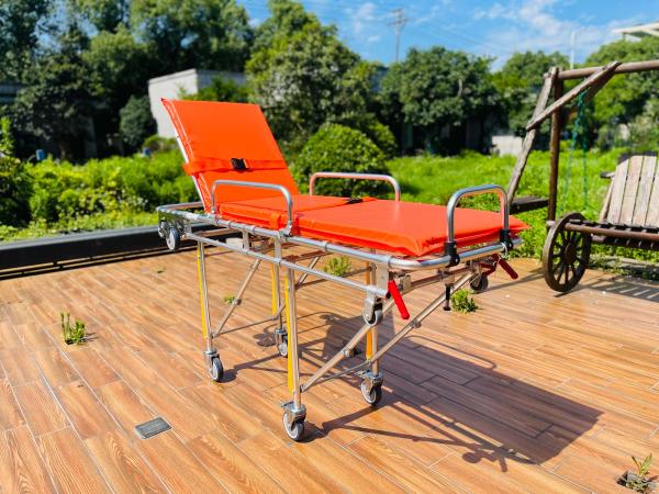 Durable Rubber Wheels Ambulance Collapsible Stretcher 75° Maximum Backrest