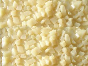 China IQF Frozen White Peach Dice / Cube, peeled and pitted, blanched factory