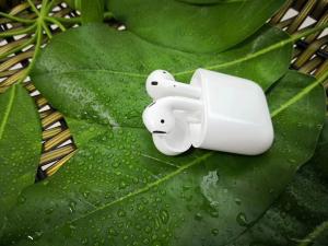 China Wireless Earbuds Mini Portable Bluetooth Speakers With TWS Earphone Airpod factory