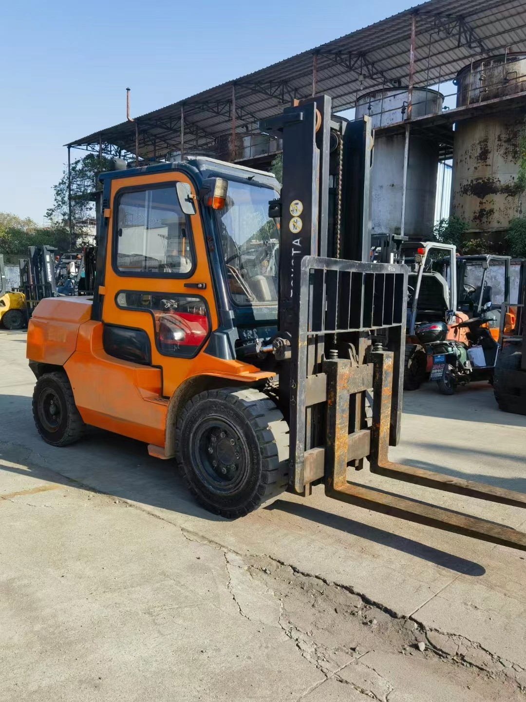 Used diesel Toyota forklifts, internal combustion engine forklifts for export and sale