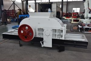 China Powerful Durable 150 M³/H Double Roll Crusher Machine factory