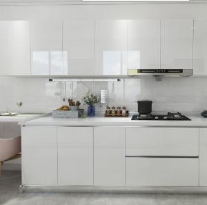 China Furniture Flat Pack Kitchen Cabinet Designs White Gloss Kitchen Set factory