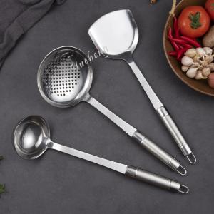 China Stianless steel Slotted skimmer soup scoop for kitchen cooking tool factory
