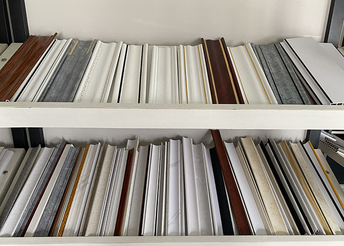 ISO9001 SPC Skirting Line Decorative Skirting Board OEM ODM