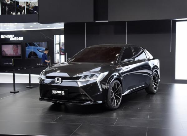 Pure New Energy Electric Vehicle eNS2 SUV Fast Ship Smart Sport Automotive Motor