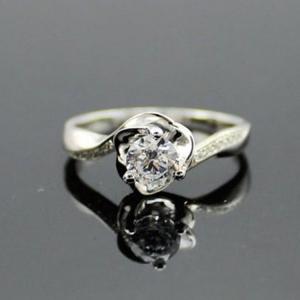 China Sterling Silver Heart Shape CZ Diamonds Engagement Ring(F25) factory