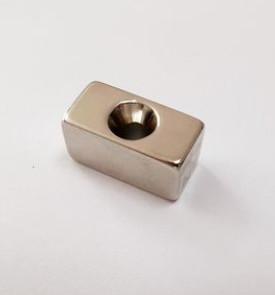 China OEM Ndfeb N45 Block Magnet Rectangle Countersunk Hole Magnets factory