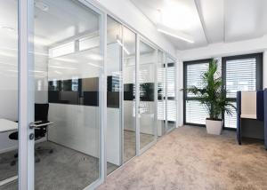 China Factory Direct Supply Pre-fabricated Glass Partition Wall For Office Meeting Hotel House factory