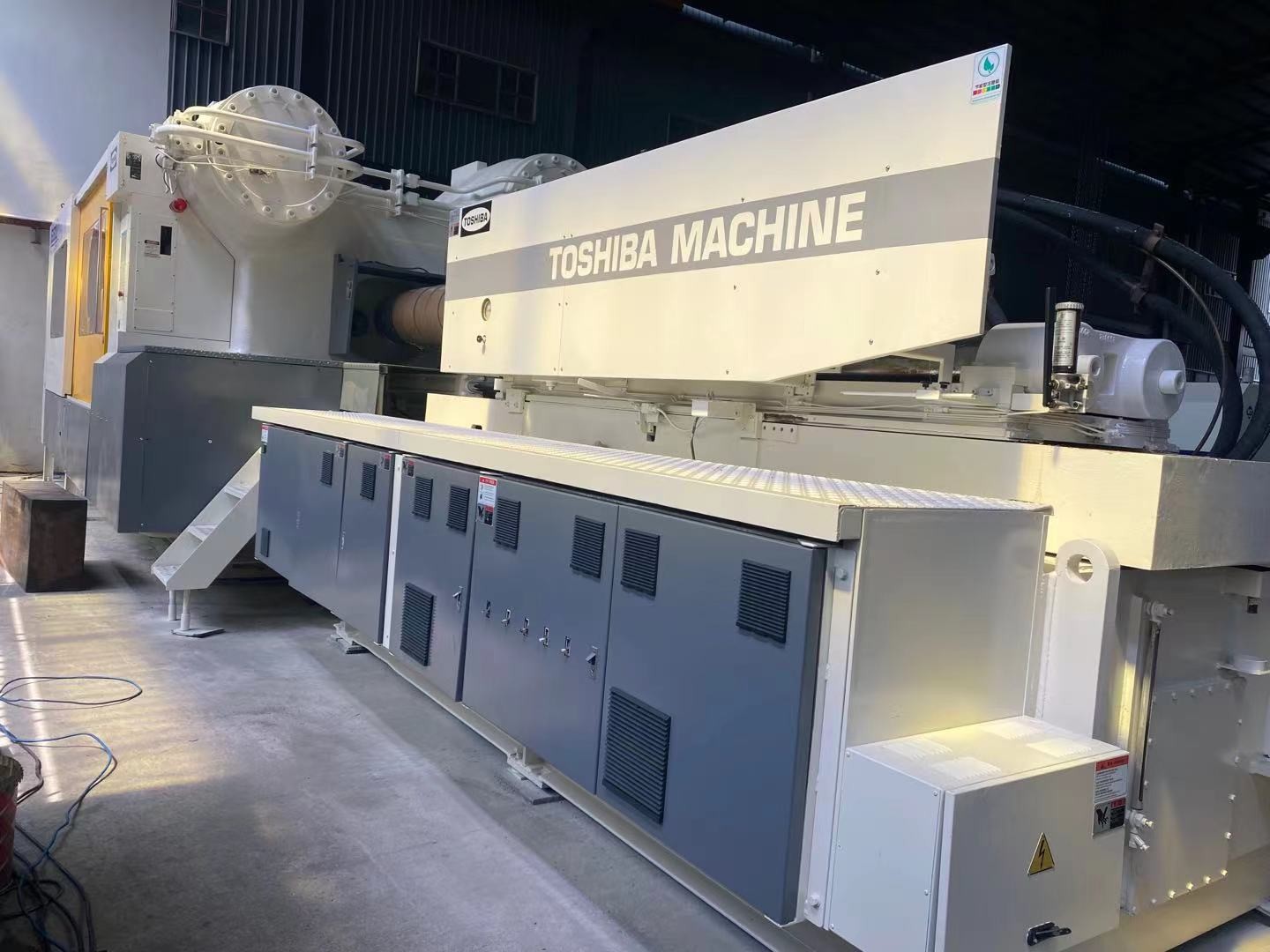 Toshiba IS2500DF Used Plastic Injection Moulding Machine Parallel Bars Shooting