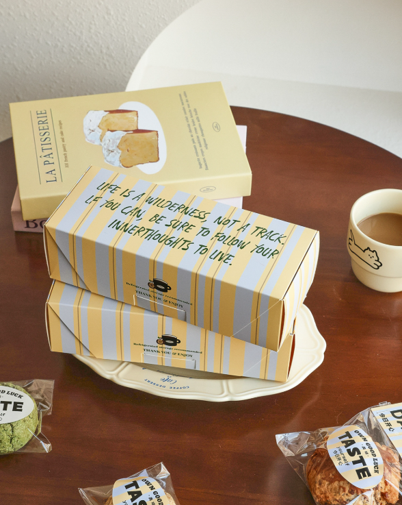 Custom Printed Sea Salt Cheese Pastry Box with Blue Gold Stripes