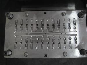 China Cold / Hot Runner Auto Injection Molding Machine Multi Cavities H45 - 52 Hardness on sale