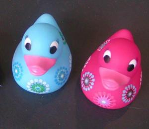 China Soft Pad Painting Mini Rubber Ducks Baby Shower With Flower Painting / 10cm Length factory