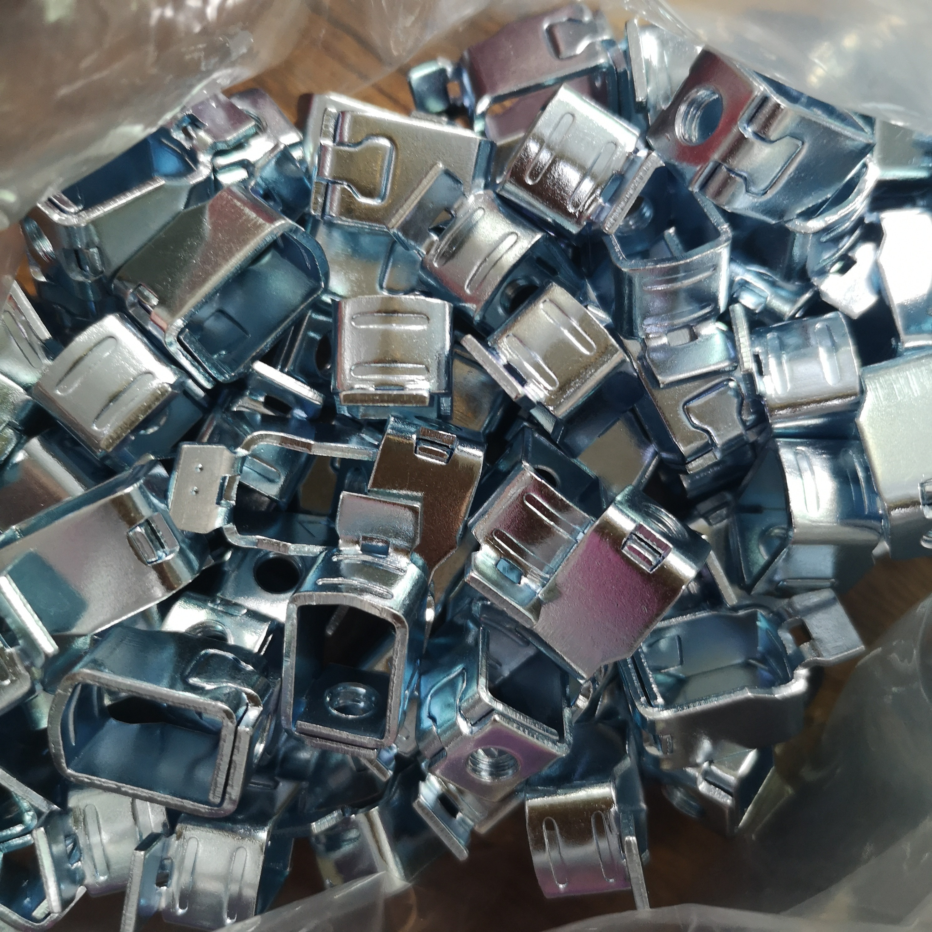Custom Metal Cable Clamp / Fastener Clip – Precision Stamped, Anti-Loosening, High Strength for Electrical & Automotive Applications