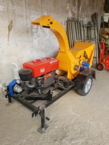 China Multifunctional Horizontal Wood Crusher Machine For Sawdust factory