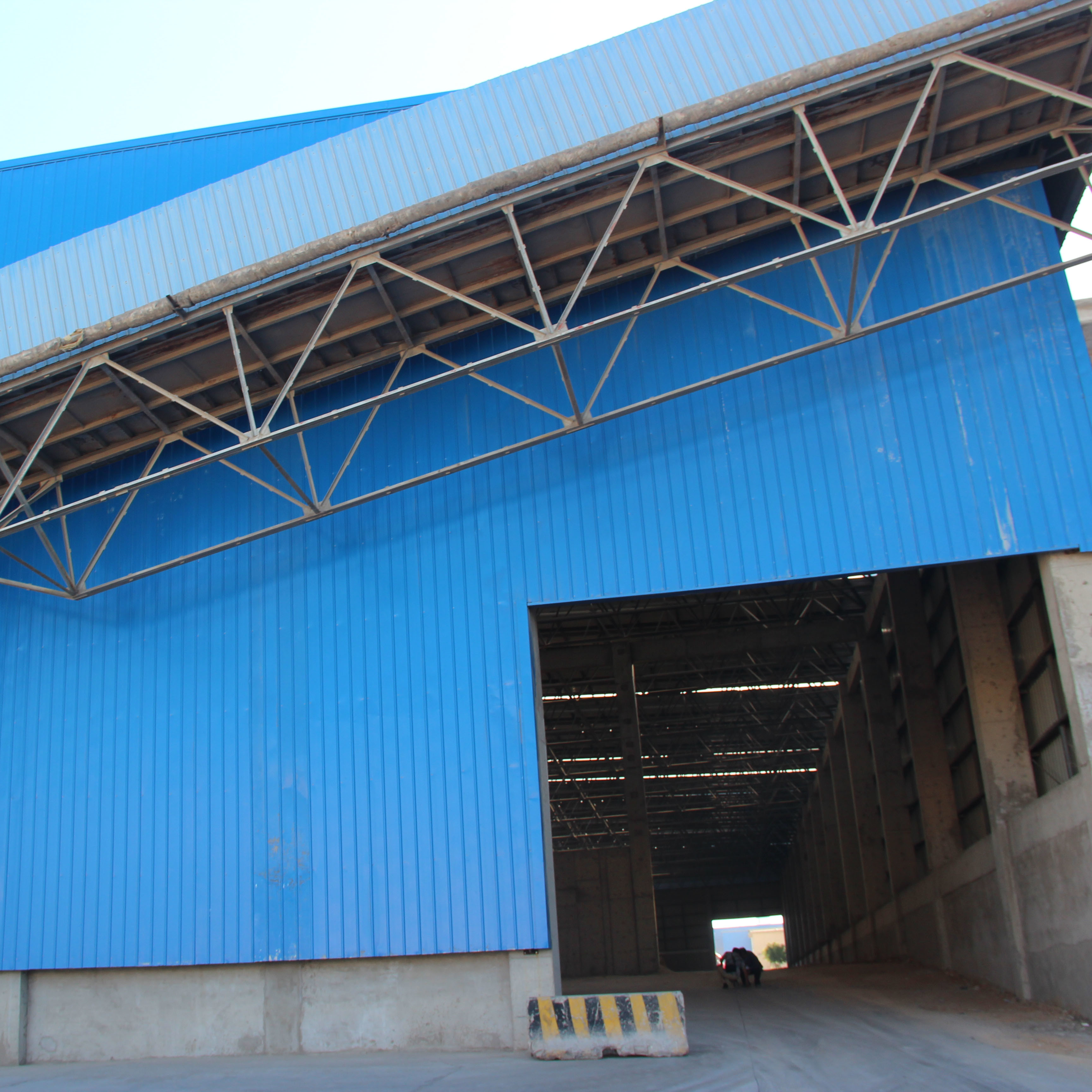 Q235B Prefab Steel Warehouse Roof Structure Building Rockwool