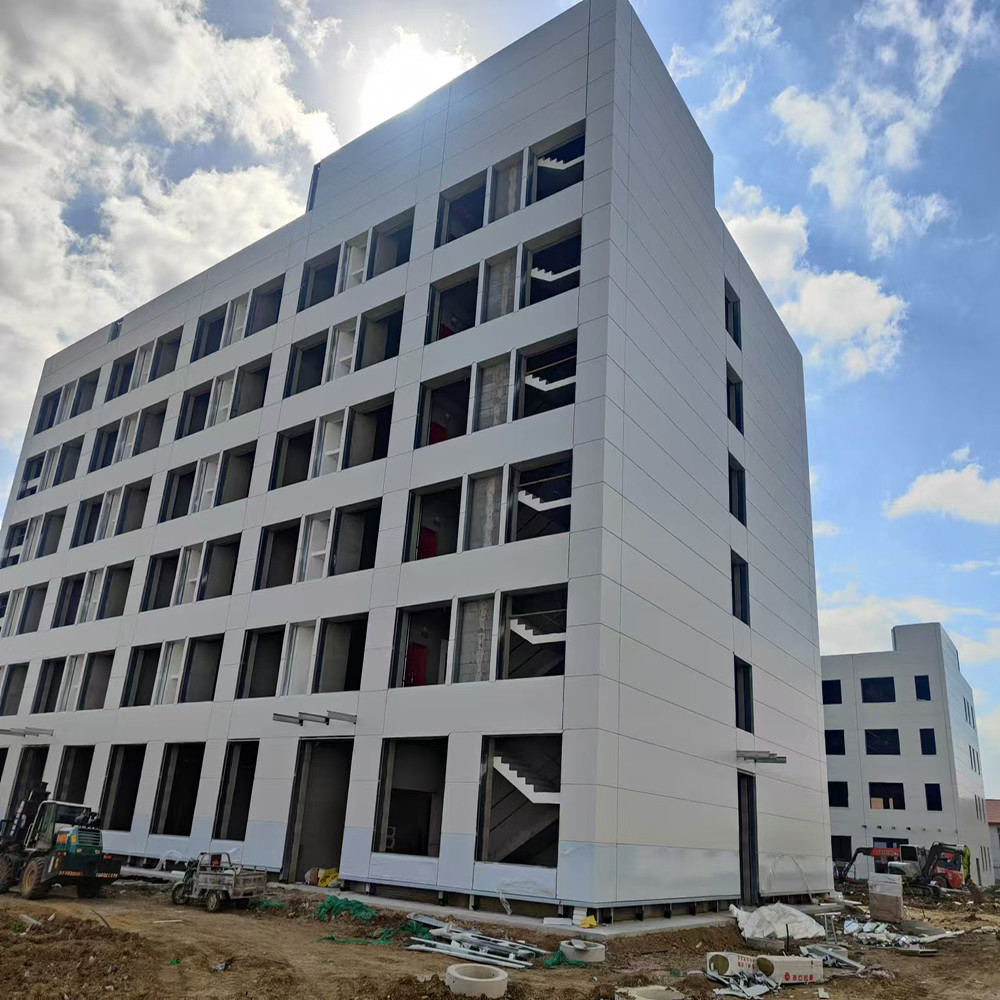 China Prefabricated Steel Structure Building with PU Sandwich Panel factory