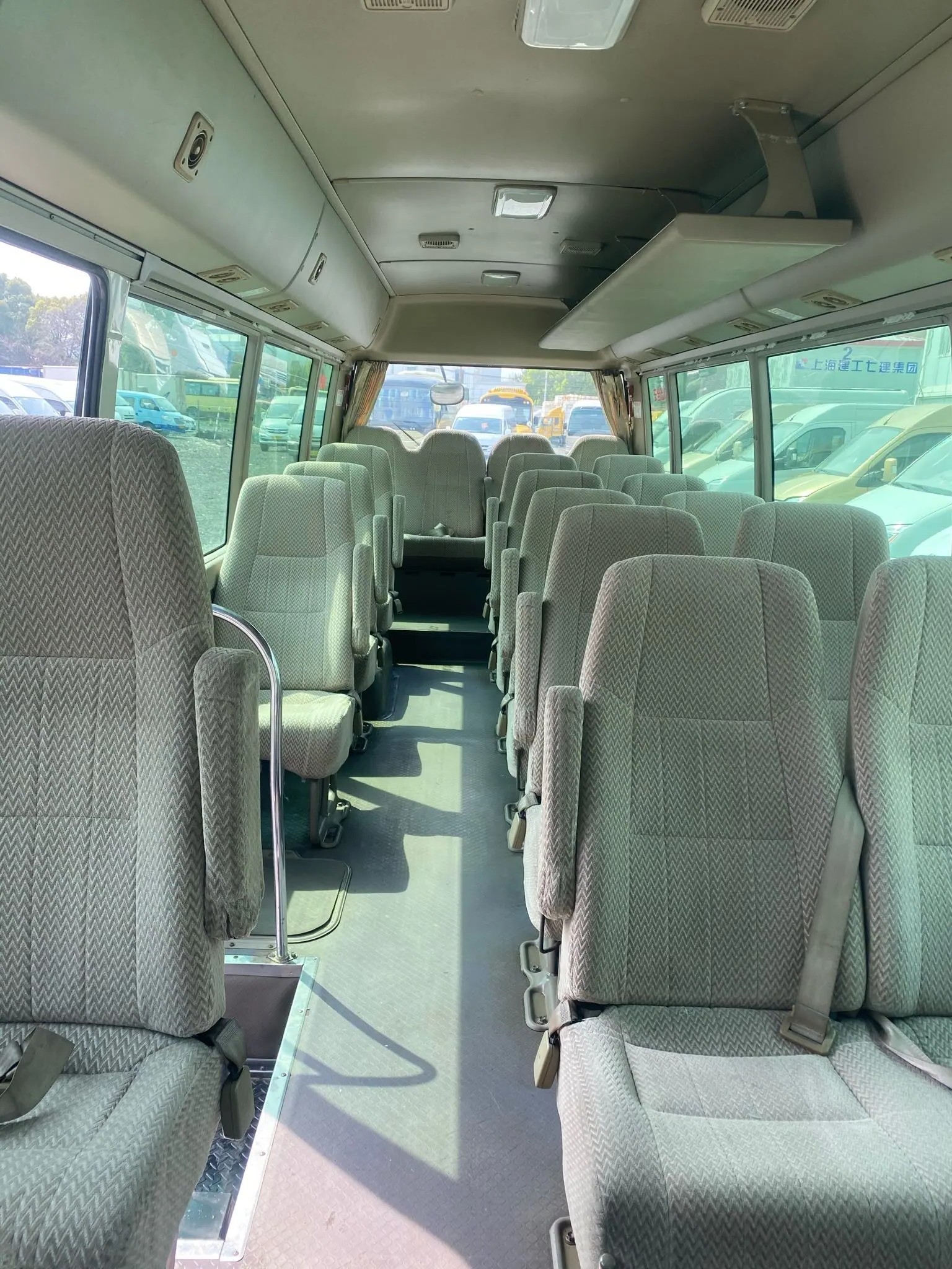 Toyota Van Second Hand SCT6702TR External Swinging Door 20 Seats Used Coaster Oil Engine EURO II