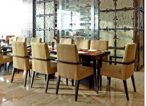China Fabric Upholstery Hotel Restaurant Furniture factory