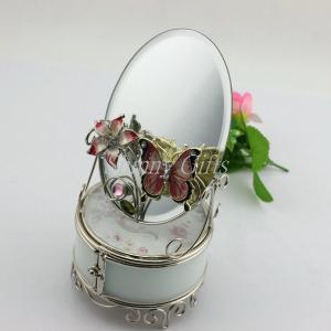 China Shinny Gifts Ladies Favor Glass Collection Box with Butterfly Design factory