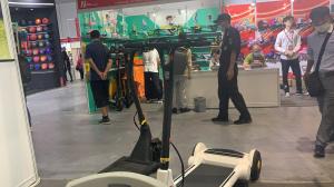 China 15.6'' 3 Wheel E Scooter factory