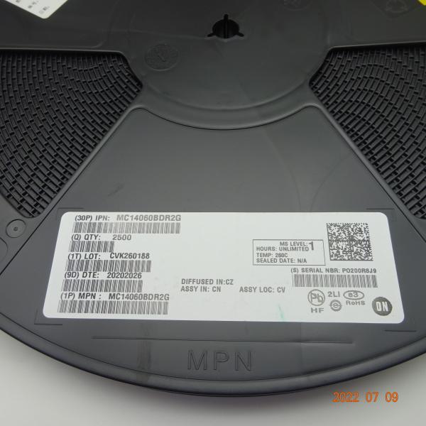 China 14 Stage Binary Diode Transistor Chips MC14060BDR2G 3-18V factory