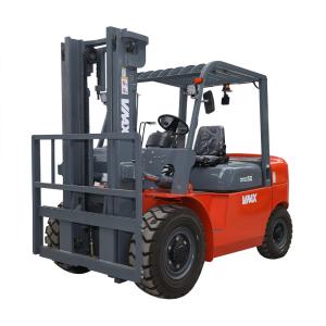 China 1220mm Fork Length Diesel Powered Forklift With Wide View Full Mast factory