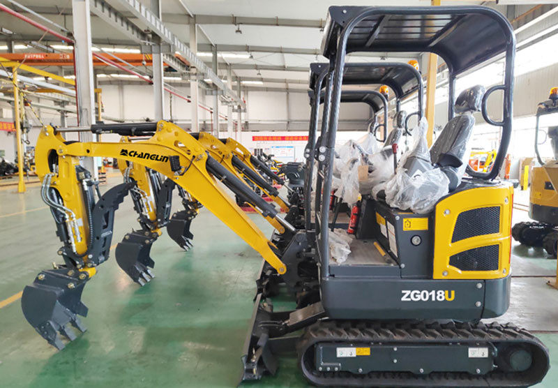 ZG018U Compact Mini Excavator Machine 14.5kW 2400rpm 15.2kW 2500rpm