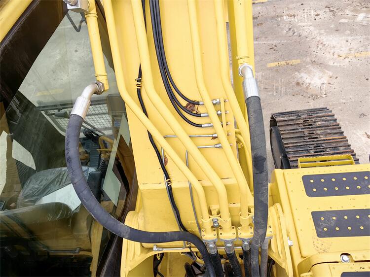 Komatsu PC200 Excavator with Only 790 Working Hours and Original Hydraulic Cylinder