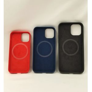 China 4mm Inductive Magnetic Qi FCC Liquid Silicone Phone Case factory