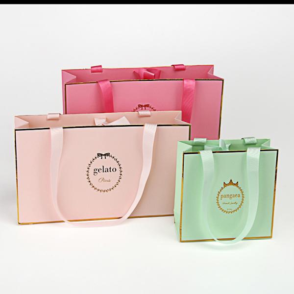 250gsm Paper Gift Bags With Handles Hot Stamping Retail Green Bags With Gold Rim